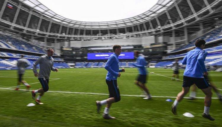 Футболисты провели первую тренировку на новом стадионе «Динамо»