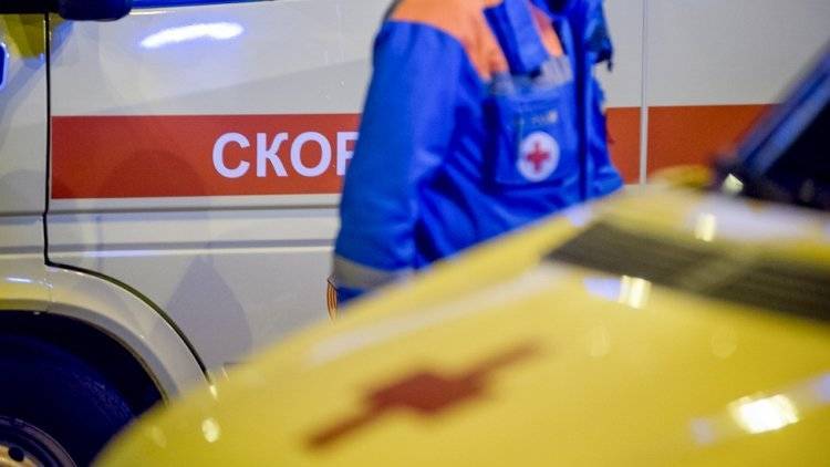 Один человек погиб в Нижнем Новгороде, где автомобиль врезался в остановку
