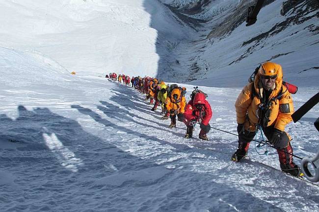 Число погибших на Эвересте за неделю достигло 10 человек