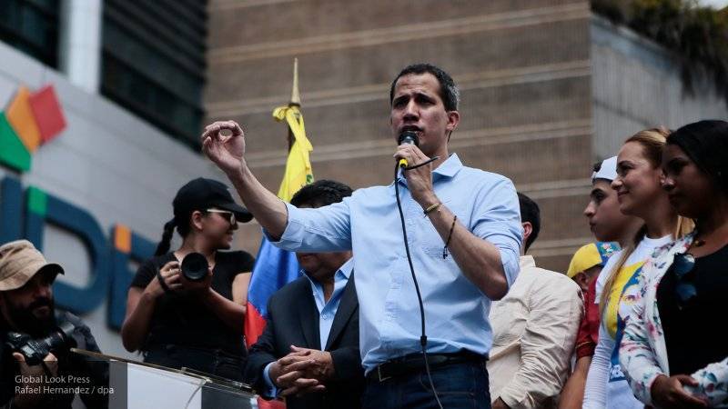 Оппозиция Венесуэлы заявила о контроле здания посольства в Вашингтоне