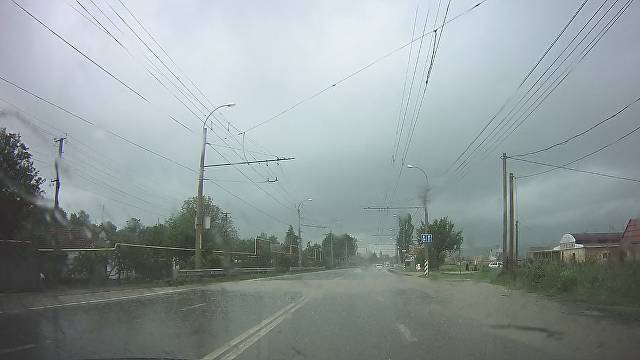 Видеофакт: непогода обрушилась на трассу Симферополь - Ялта
