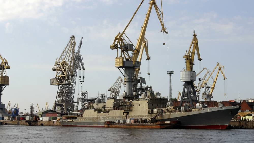 Будущий покоритель Северного морского пути: На воду спущен атомный ледокол "Урал"