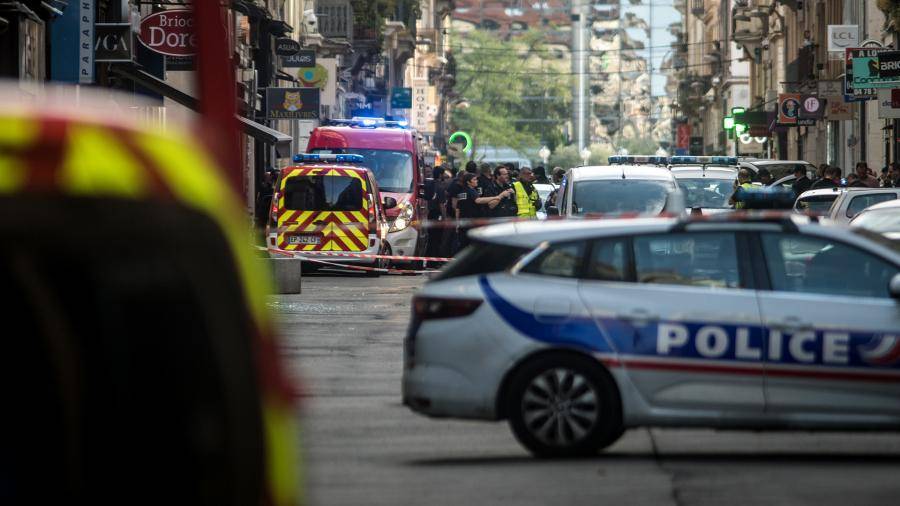 Появились новые фотографии подозреваемого во взрыве в Лионе
