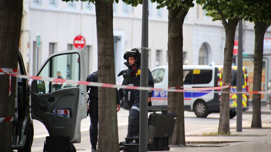 Французская полиция опубликовала фото подозреваемого во взрыве в Лионе