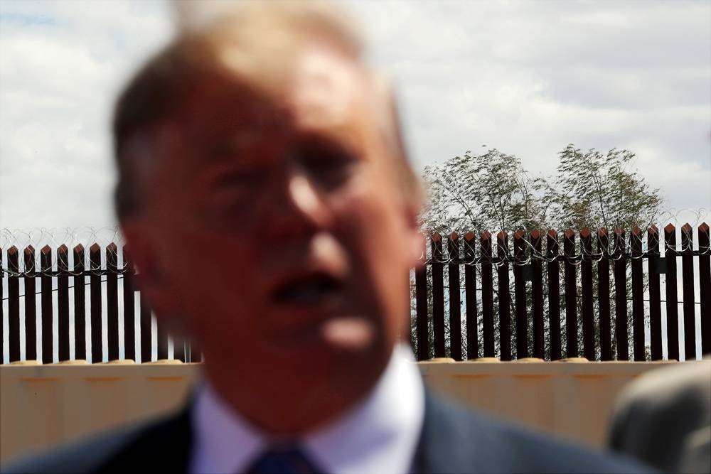 Суд в Калифорнии временно запретил Трампу строить стену на границе с Мексикой