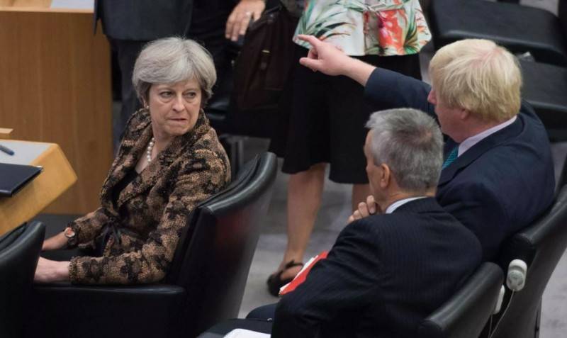 Что сулит Великобритании отставка Терезы Мэй?