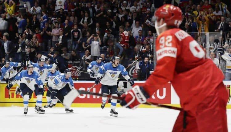 Сборная России по хоккею проиграла в полуфинале ЧМ в Словакии