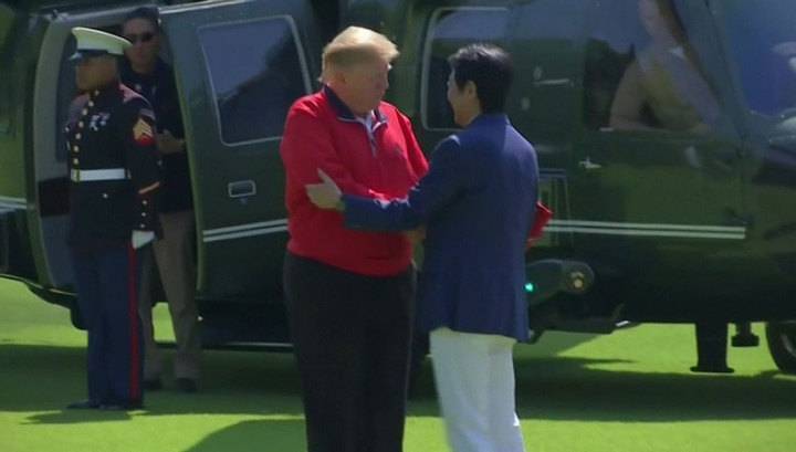 Игра в гольф, турнир по сумо, встреча с императором: Трамп прибыл с визитом в Японию