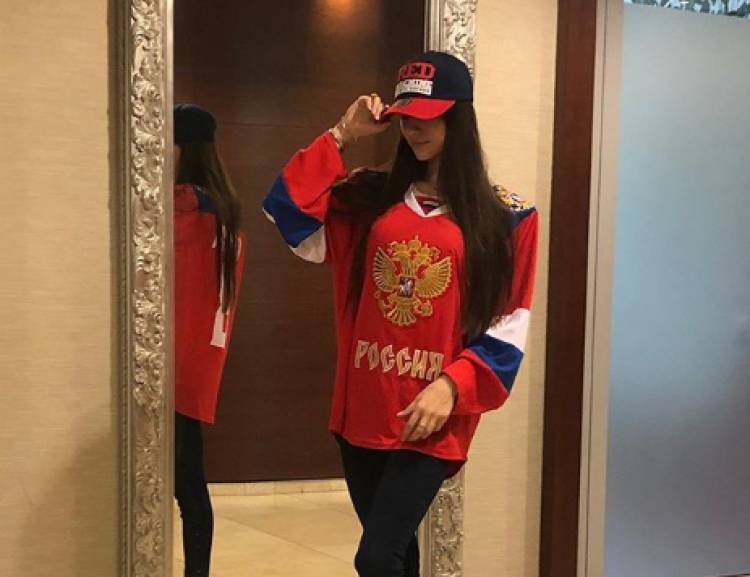 Жена Овечкина раскритиковала фанатов после поражения сборной на ЧМ-2019
