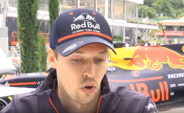 Опубликовано видео, как Хэмилтон выиграл Гран-при Монако