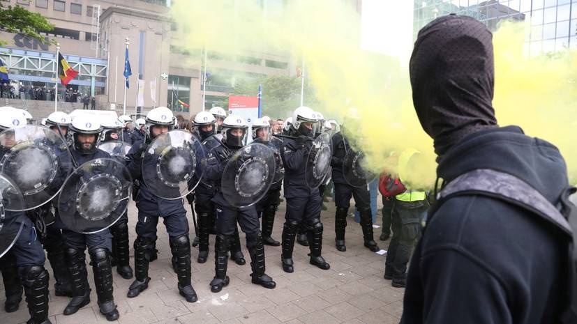 В Брюсселе задержали около 20 участников акции «жёлтых жилетов»