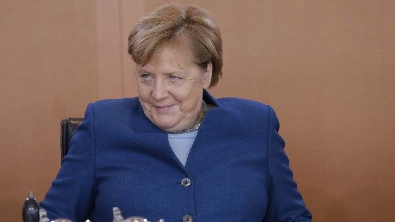 Партия Меркель лидирует на выборах в Европарламент в Германии
