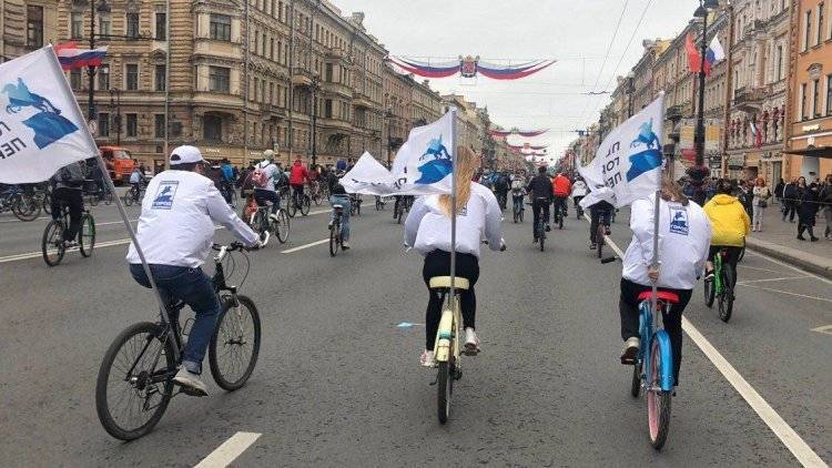 Движение «Петербург – город перемен!» поучаствовало в велопараде ко Дню города