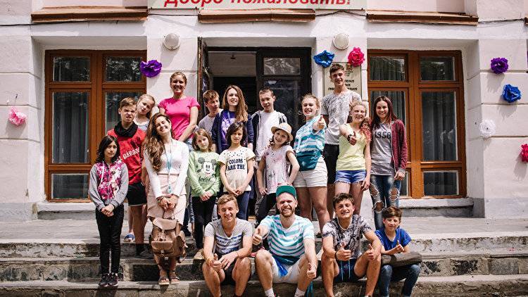 Участники форума "Таврида" взяли шефство над школой-интернатом в Крыму