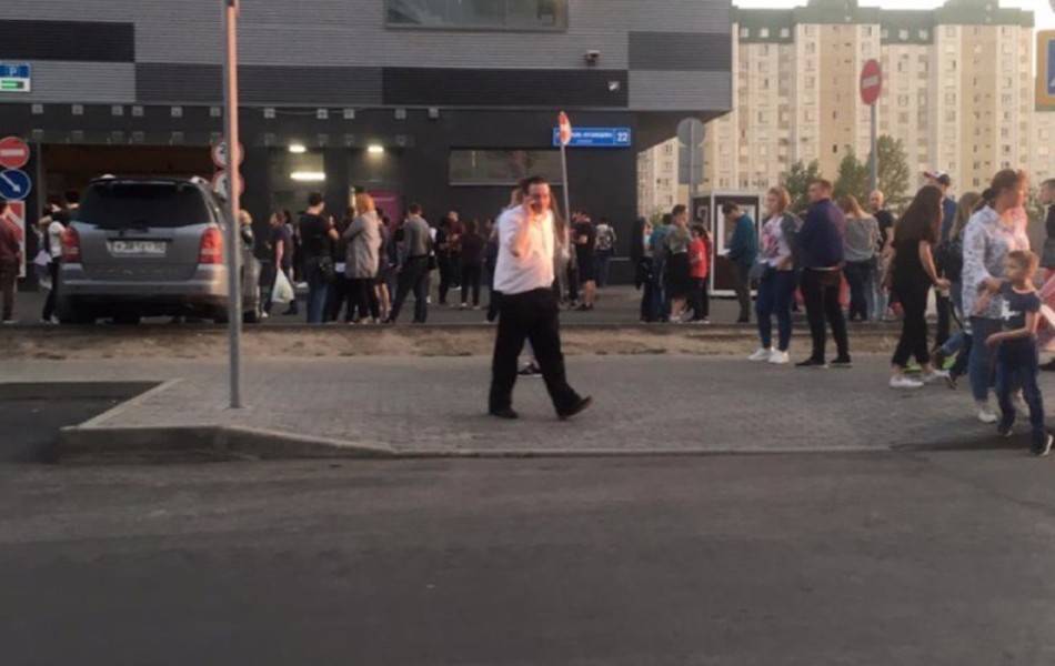 Более 500 человек эвакуировали из ТЦ в Москве из-за пожарной тревоги