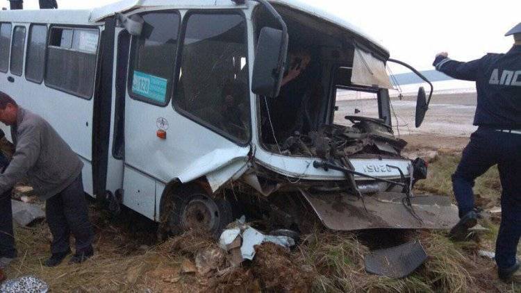 Пассажирский автобус попал в аварию под Хабаровском