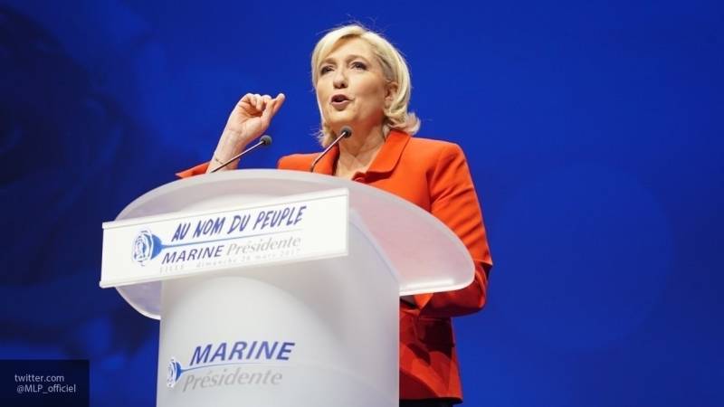 Оппозиционеры лидируют на французских выборах в Европарламент