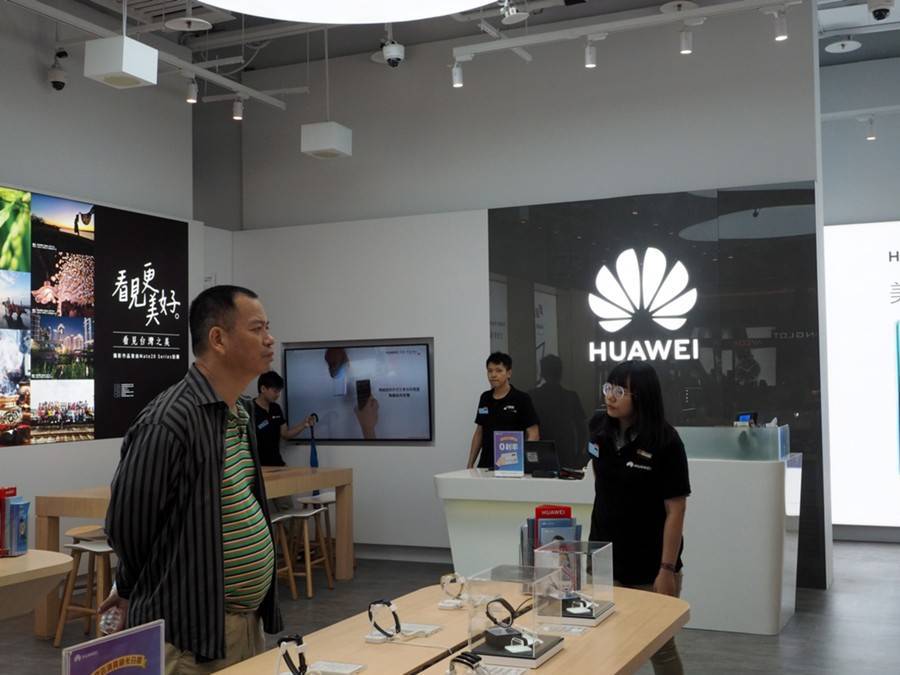 Основатель Huawei выступил против запрета на продажу гаджетов Apple в Китае