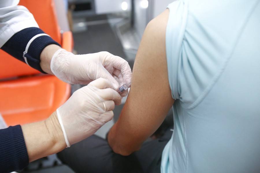 Более 2,1 млн россиян сделали прививки от клещевого энцефалита
