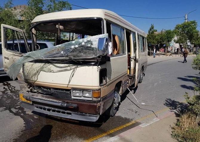 В Афганистане при подрыве автобуса пострадало не менее 10 человек