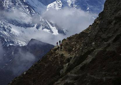 В очереди к вершине Эвереста умерли 7 человек