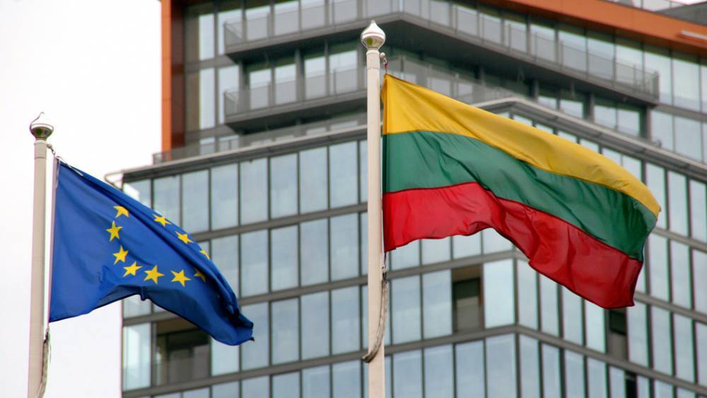 "Хочу, чтобы США разместили военнослужащих": Что известно о новом президенте Литвы