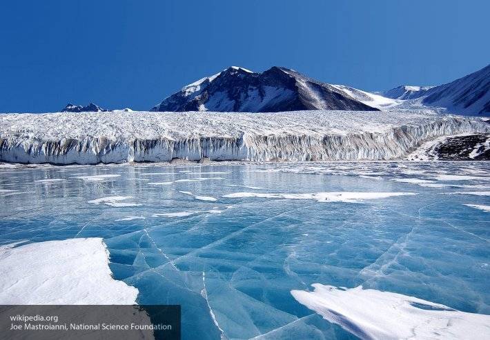 Уфологи обнаружили во льдах Антарктиды портал инопланетян