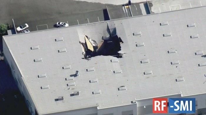 Истребитель F-16 ВВС США рухнул на склад коммерческой фирмы в Риверсайде