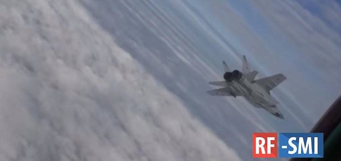 Обгоняя ракеты: полет МиГ-31 в ближнем космосе сняли на видео