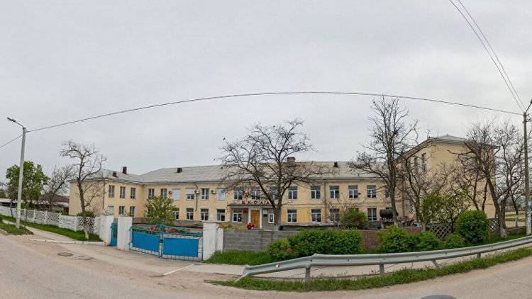 Севастопольской школе №40 присвоили имя командира героической 30-ой батареи