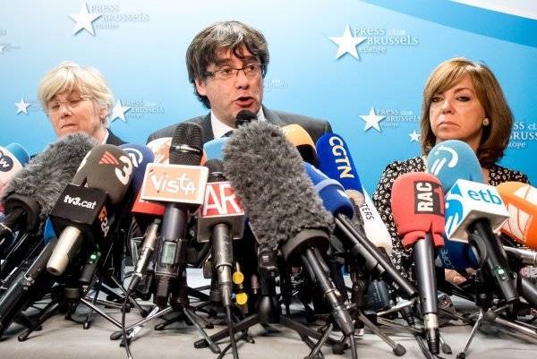 Экс-председатель правительства Каталонии Пучдемон добился избрания в Европарламент