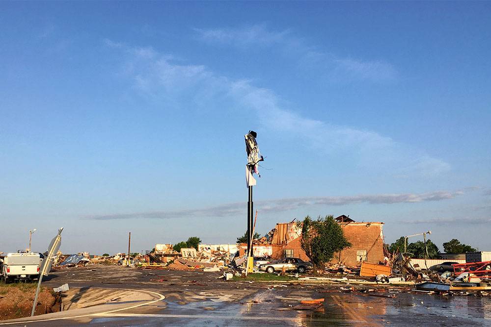 В Оклахоме из-за торнадо погибли шесть человек, больше 100 пострадали