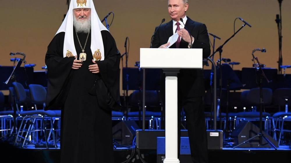 Владимир Путин и Патриарх Кирилл "весьма откровенно обменялись мнениями" о храме в Екатеринбурге