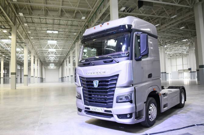 КАМАЗ и Daimler открыли новый завод по производству кабин
