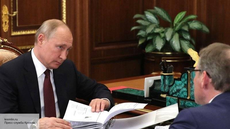 Путин призвал бороться с избыточным давлением на бизнес