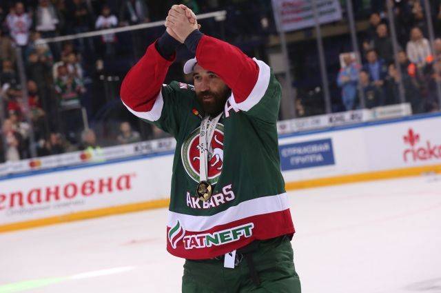 Хоккеист Зарипов продолжит играть за «Ак Барс»