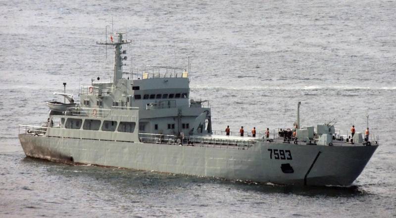 Китай списывает военные корабли партиями