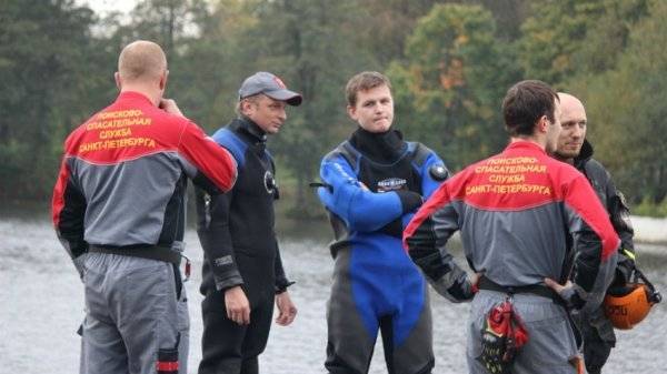 Петербургские спасатели обнаружили останки серфингиста, столкнувшегося с «Метеором»