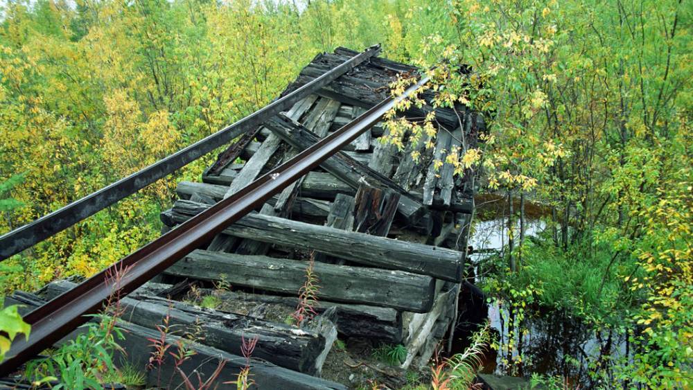 Разобрали на металлолом? В Мурманской области пытаются разгадать дело о "похищенном" мосте