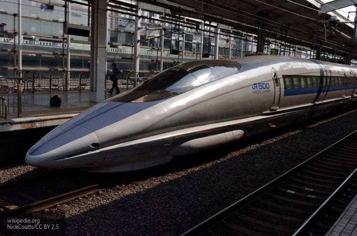 Китайцы представили прототип&nbsp;сверхскоростного&nbsp;поезда, скорость которого достигает 600 км/ч