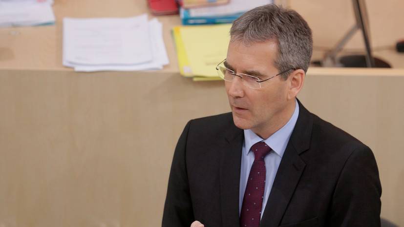 Президент Австрии назначит канцлером главу Минфина Хартвига Лёгера