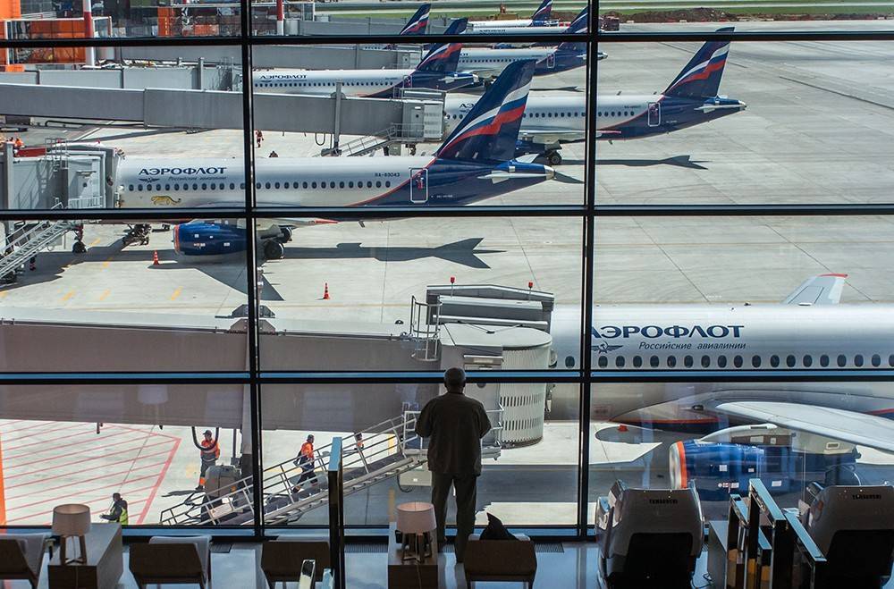 Рейсы "Аэрофлота" проверяют в Париже из-за письма с угрозами