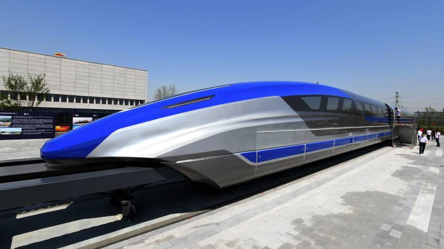 Самый быстрый поезд представили в Китае