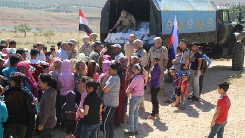 Российские военные провели гуманитарную акцию в пригороде Хамы