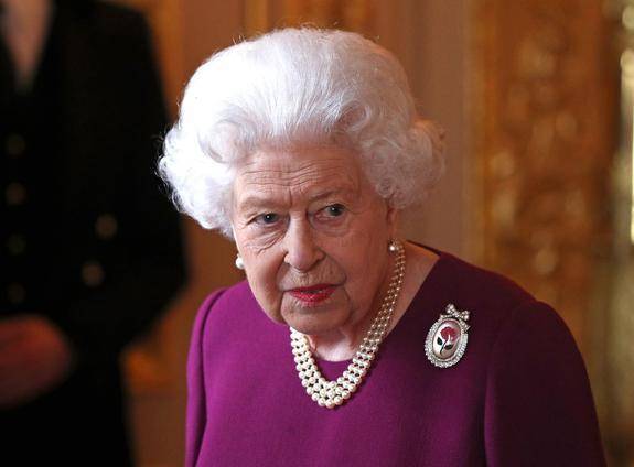 Елизавета II - СМИ: Елизавета II готова нарушить старинную королевскую традицию ради похорон своей экономки - argumenti.ru