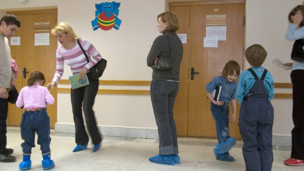 Кому теперь жаловаться на очереди в поликлинике: В России обновились правила медпомощи по ОМС