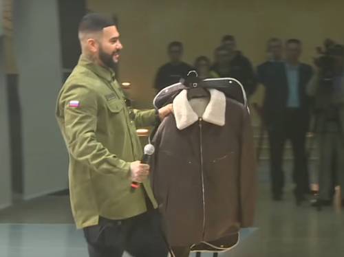 Тимати подарил Шойгу куртку из своей новой коллекции одежды
