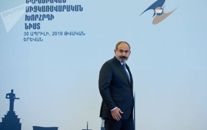 Никол Пашинян отправился в Нур-Султан с рабочим визитом