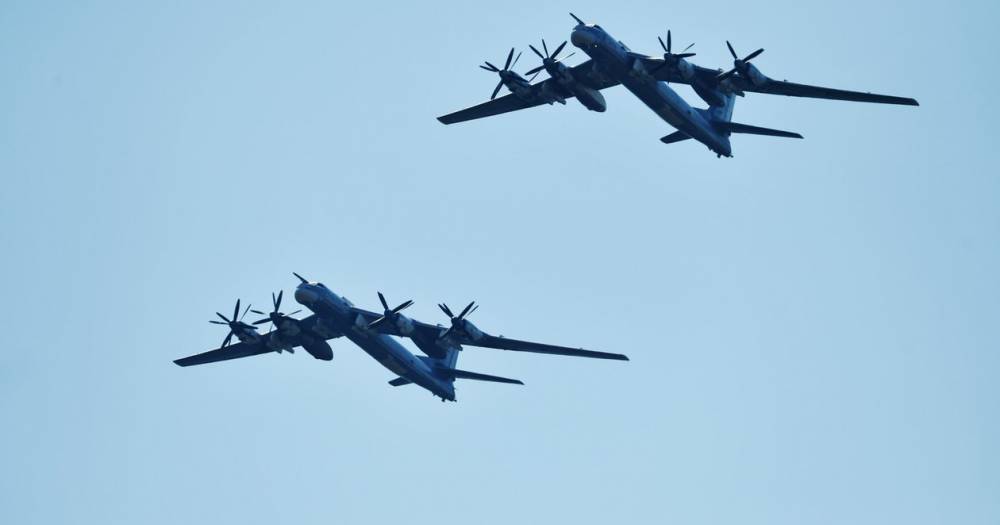 МиГ-31 проводили «Медведей» над Аляской: видео