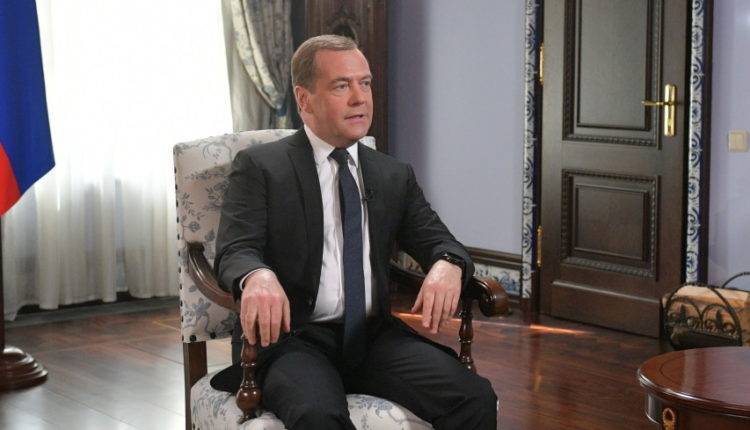 Медведев: Цель ЕАЭС – не отстать в развитии от ведущих стран мира